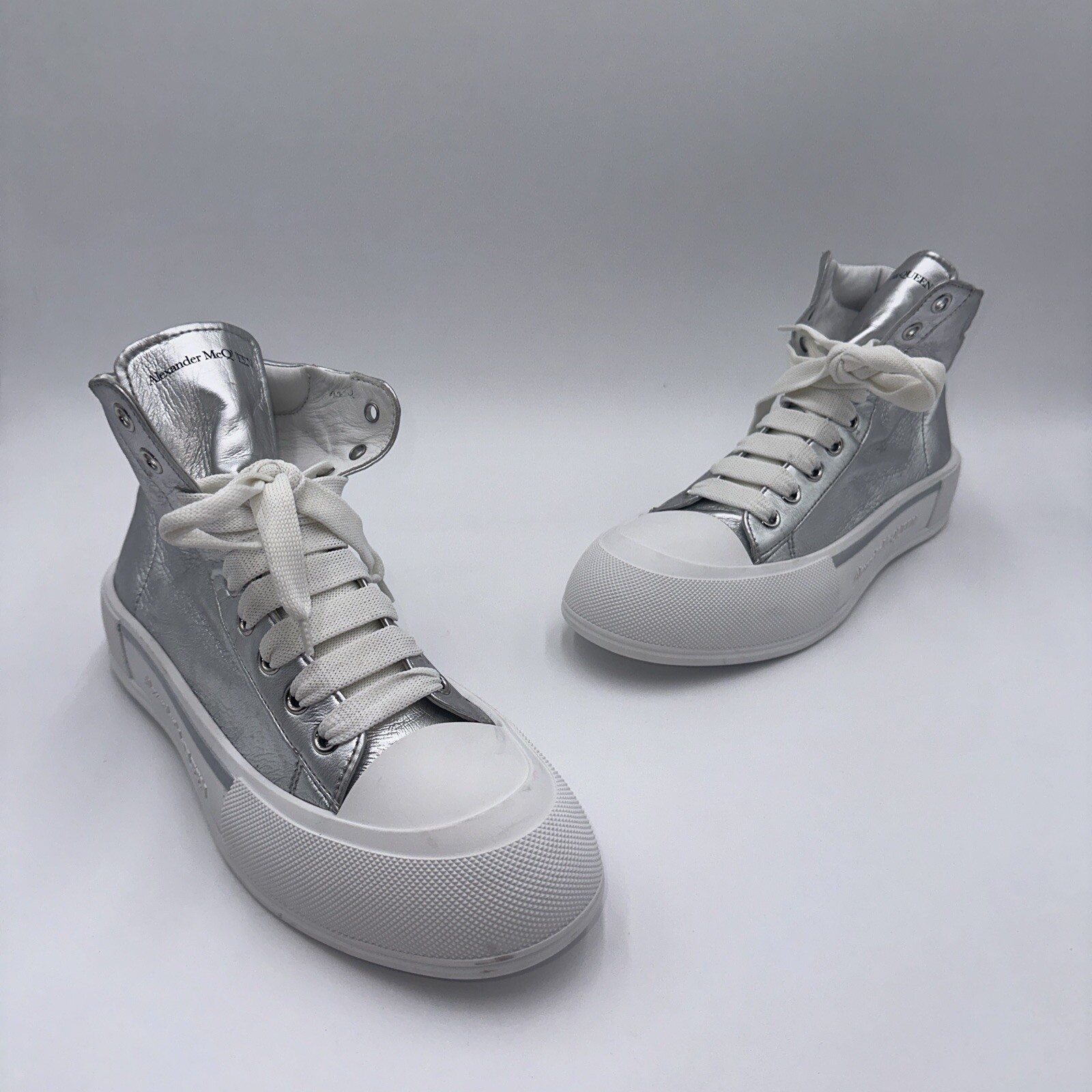 スニーカー Alexander Mcqueen Deck Plimsoll In Black/Silver 21850353_54906196_600.jpg