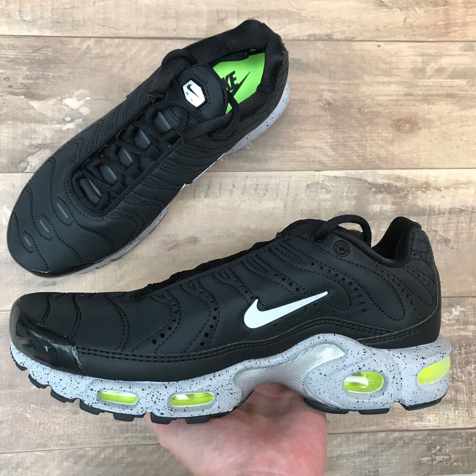 air max plus premium volt