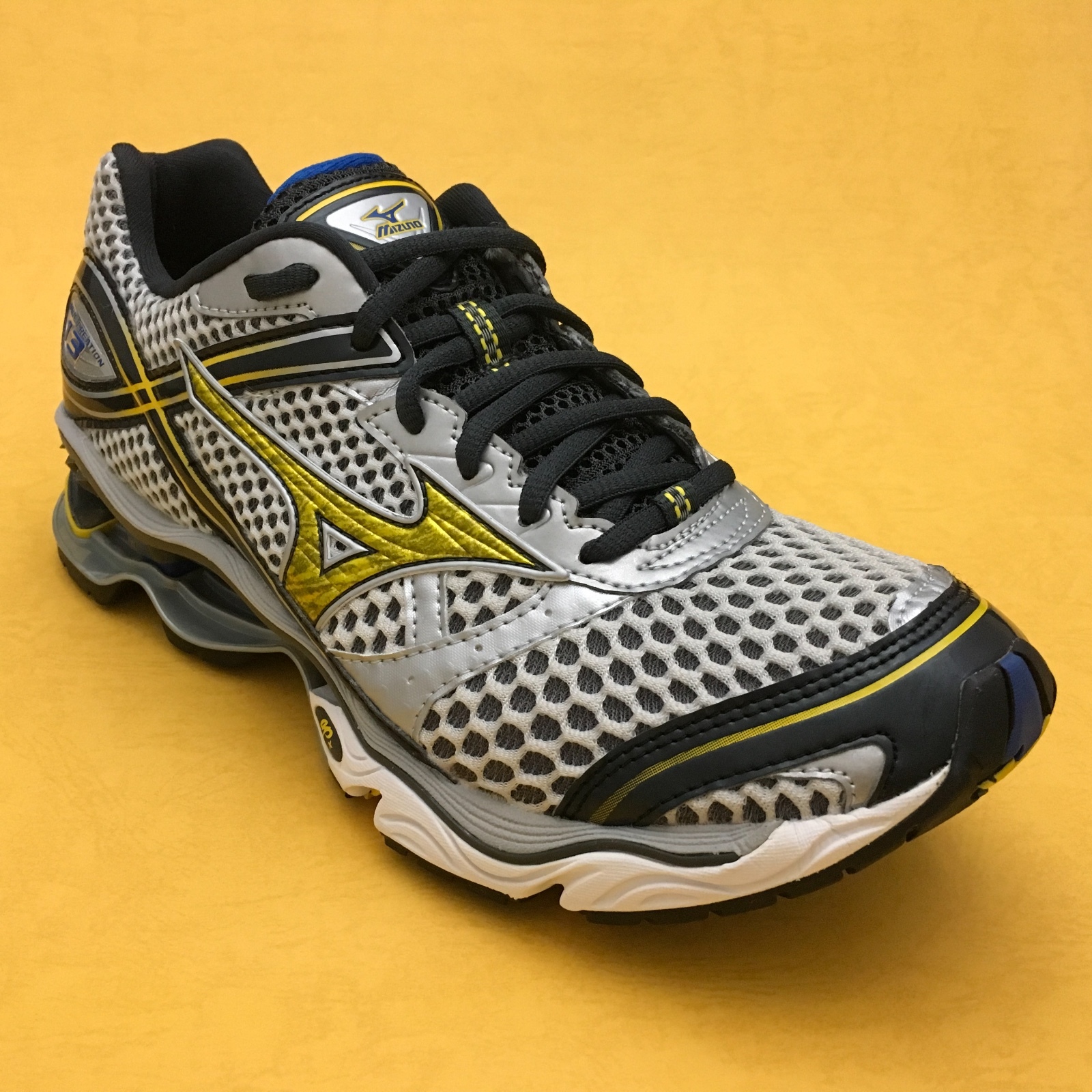 mizuno wave creation 10 running shoes