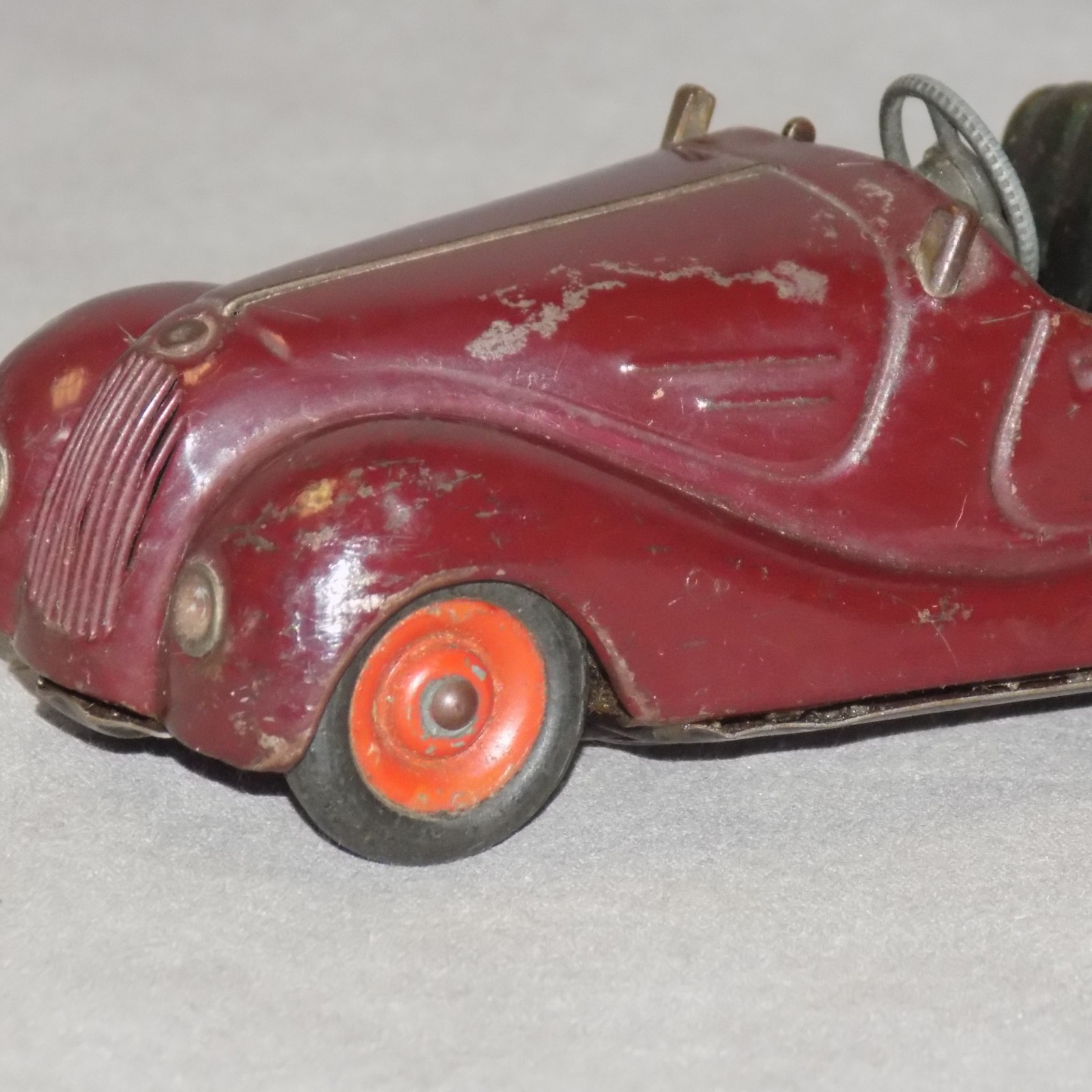 Schuco Burgundy Akustico 2002 in Wind Up car and horn Made in Germany working