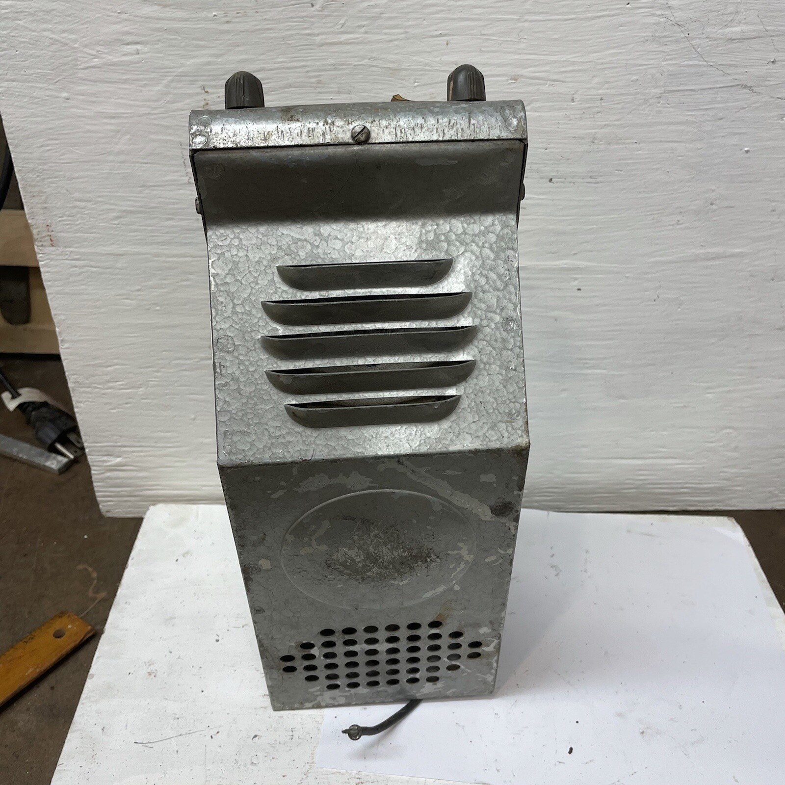 Antique Tube Type Philco CR 2 Vintage Auto Radio As found
