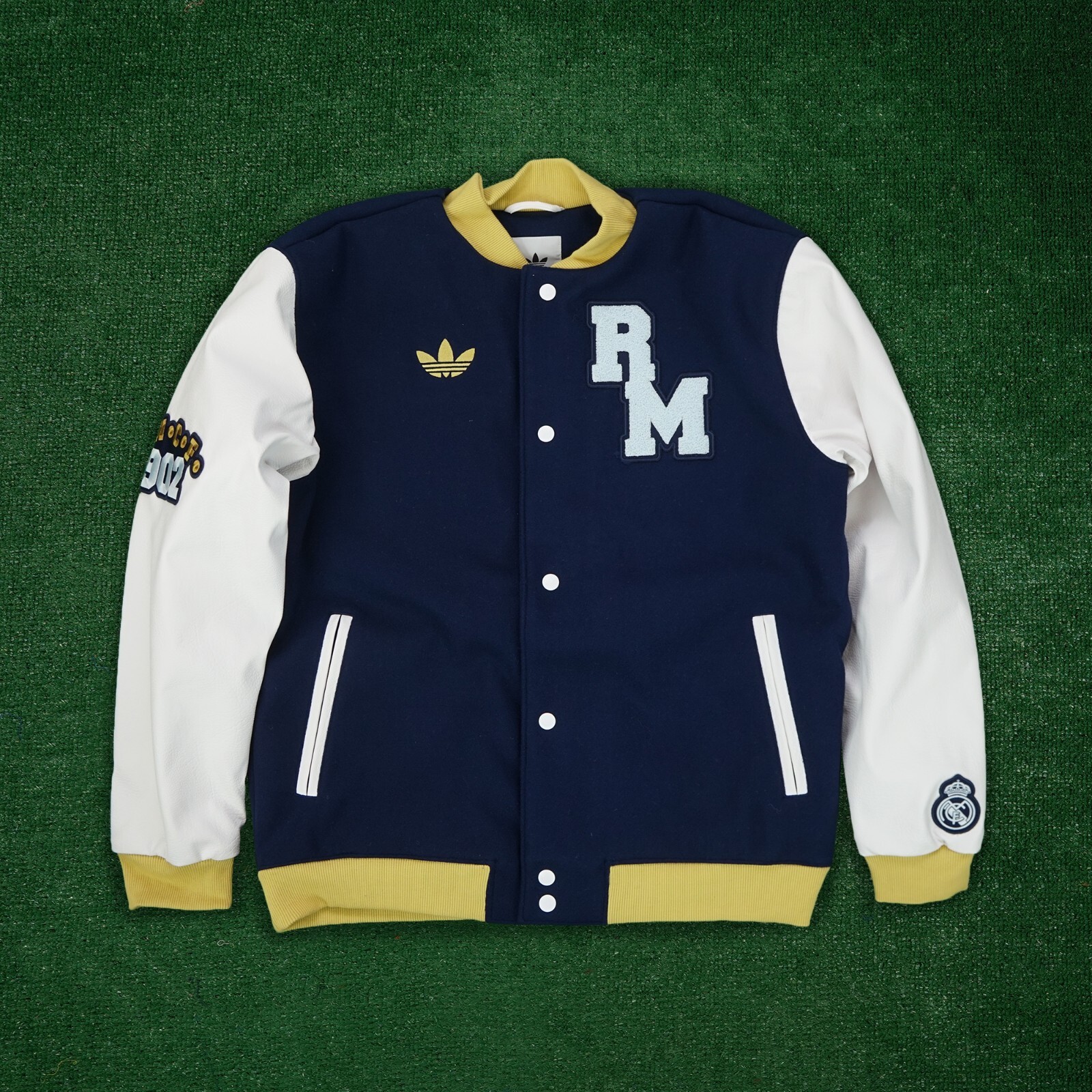【ADIDAS】Originals Real Madrid VRCTジャケット★追跡可 ADIDAS】Originals Real Madrid VRCTジャケット☆追跡可 (adidas