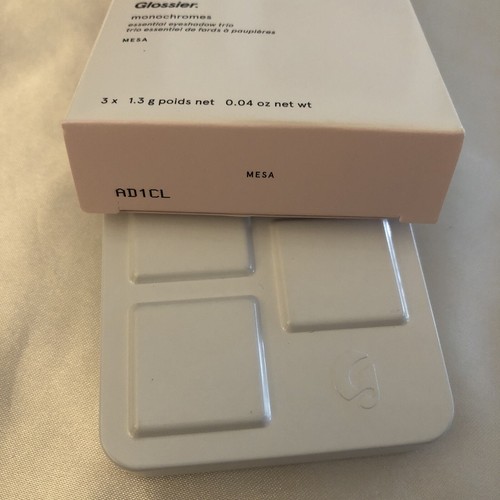 Glossier Monochromes Essential Eyeshadow Trio Shade Mesa 3.9g NIB