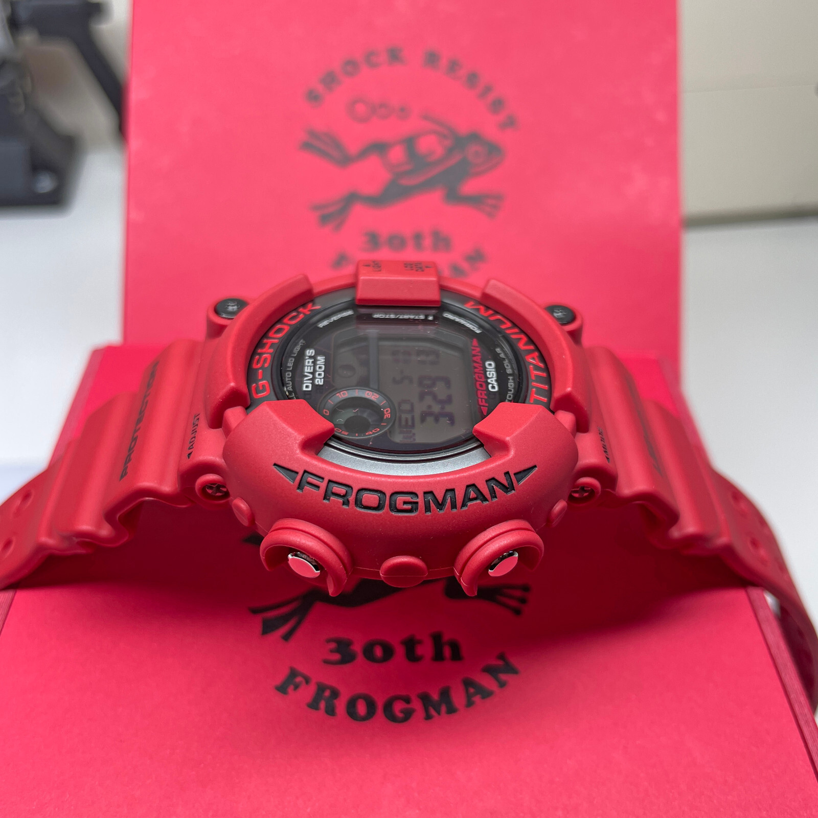 Pre-owned Casio G-shock Frogman Digital Titanium 30 Anniversary 8200 Red Watch Gw8230nt-4
