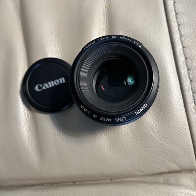 Canon EF 50mm f/1.4 USM Lens With Lens Caps
