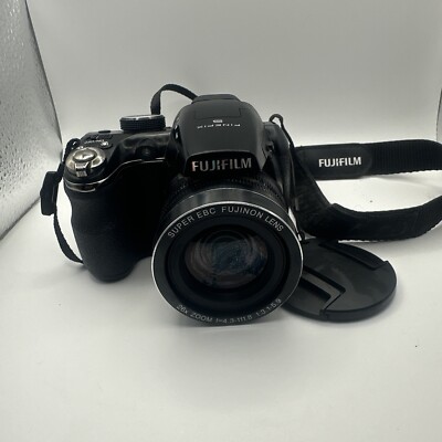 Fuji Finepix S4300 Digital Camera 26x zoom, includes strap, Lens Cover.