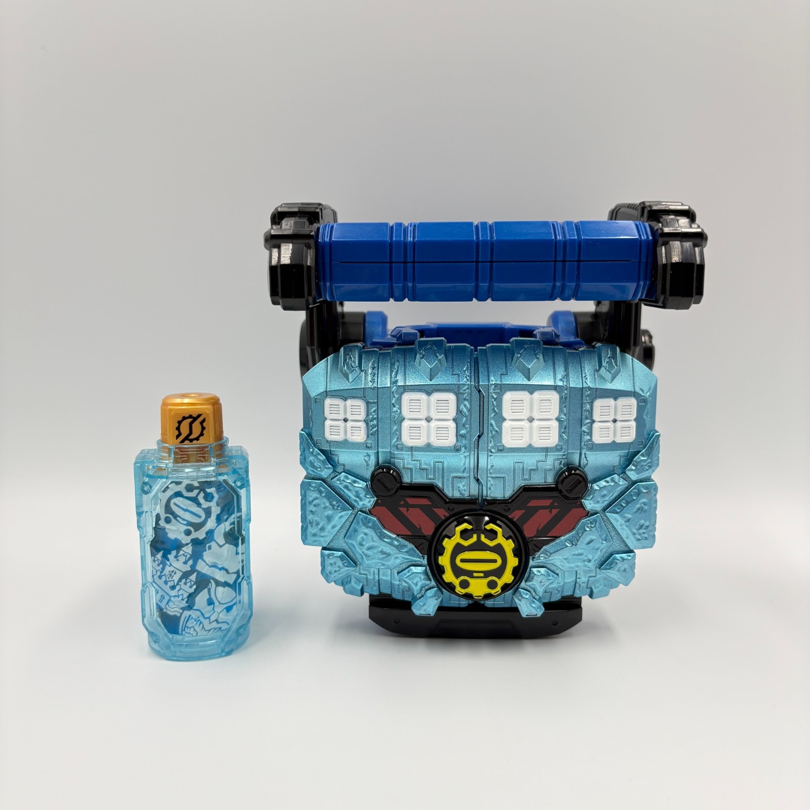 Knuckle モンスターフィギュア Kamen Rider Build DX Grease Blizzard Knuckle Bandai