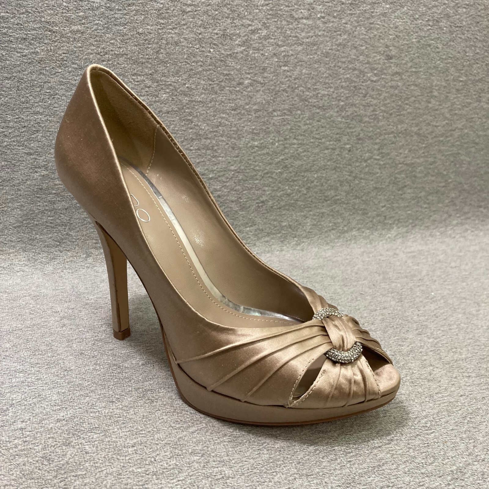 Aldo Shoes Women's Size 38/8 Gold Peep Toe Silver Ring