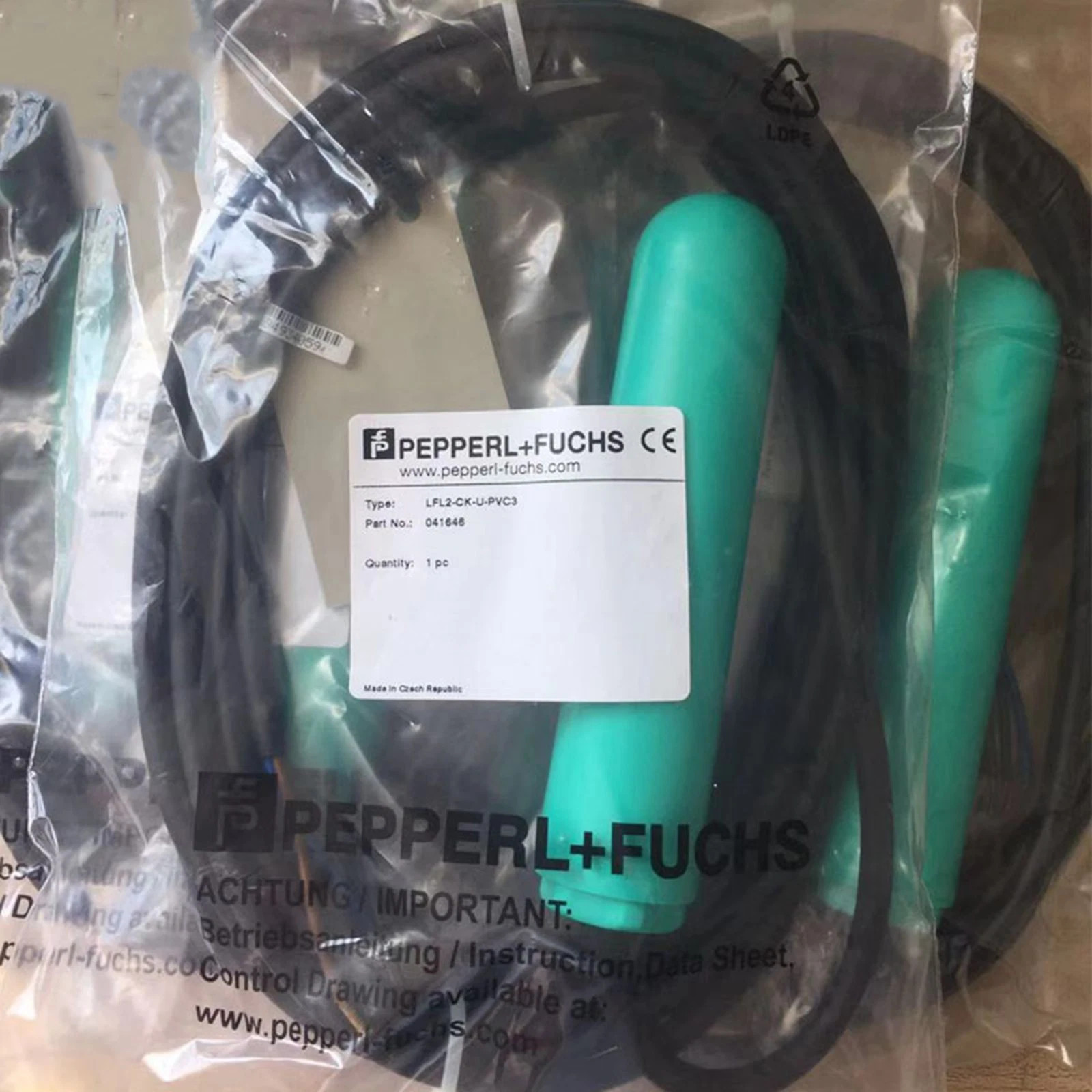New In Box PEPPERL+FUCHS LFL2-CK-U-PVC3 Float Switch