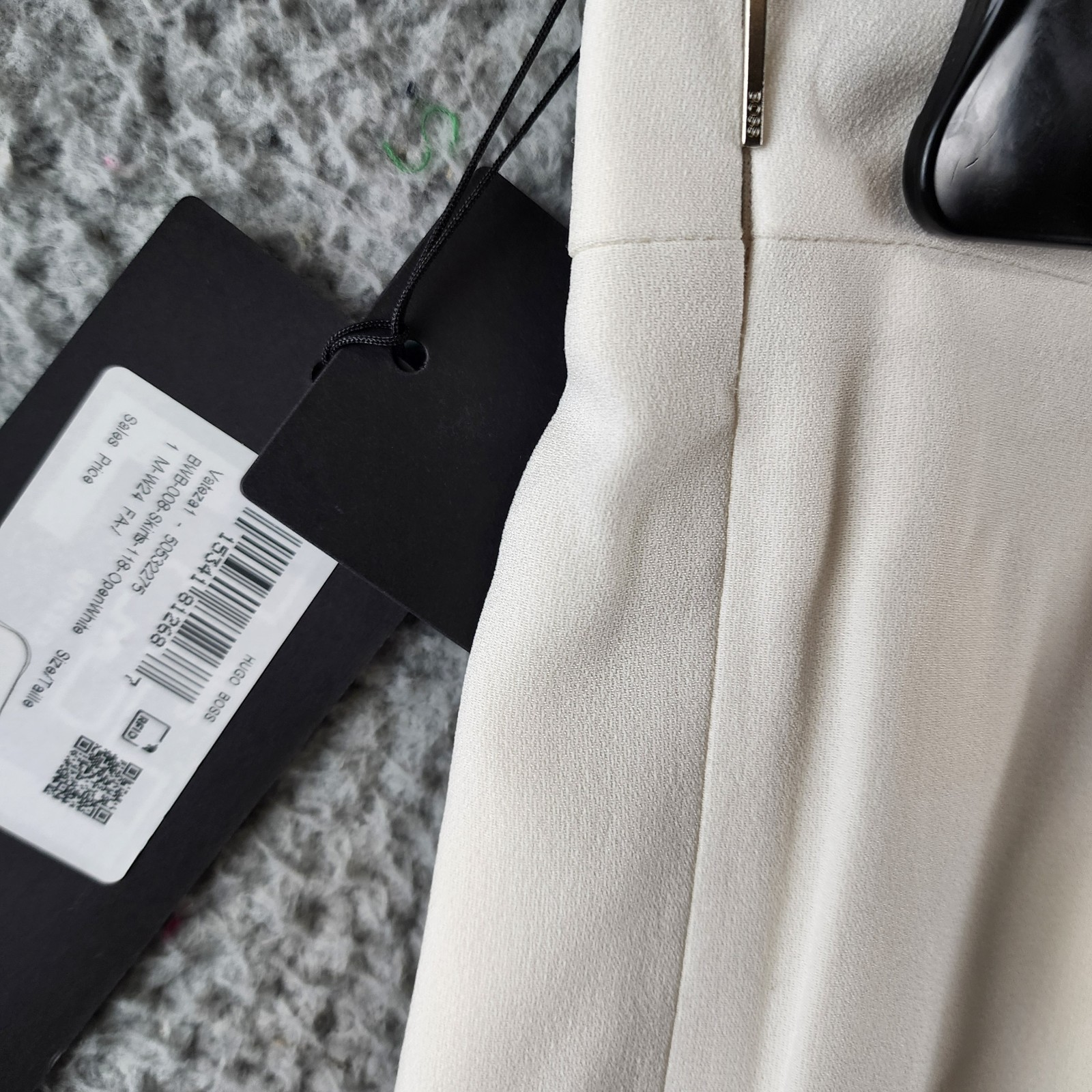 Boss Vateza Skirt Women's 4 Soft Cream Front Pleated Panel Back Zip Closure - Picture 6 of 15