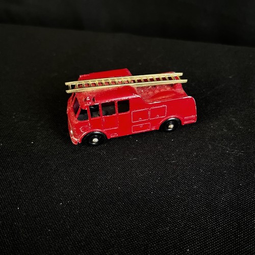 MATCHBOX No.9 MARQUIR SERIESⅢ FIRE TRUCK s-l400.jpg