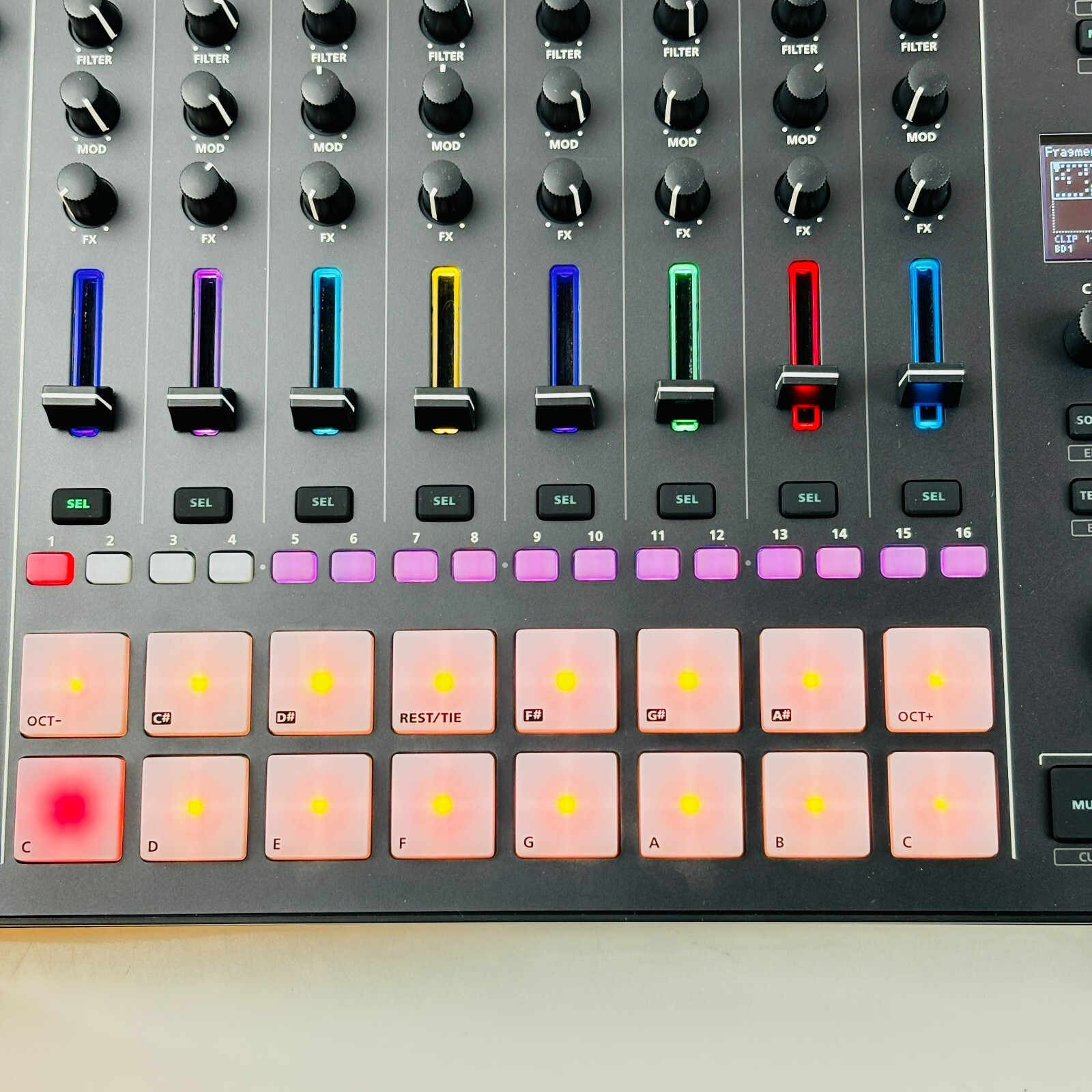 DTM・DAW Roland GROOVEBOX MC-707 Roland - MC-707 | GROOVEBOX