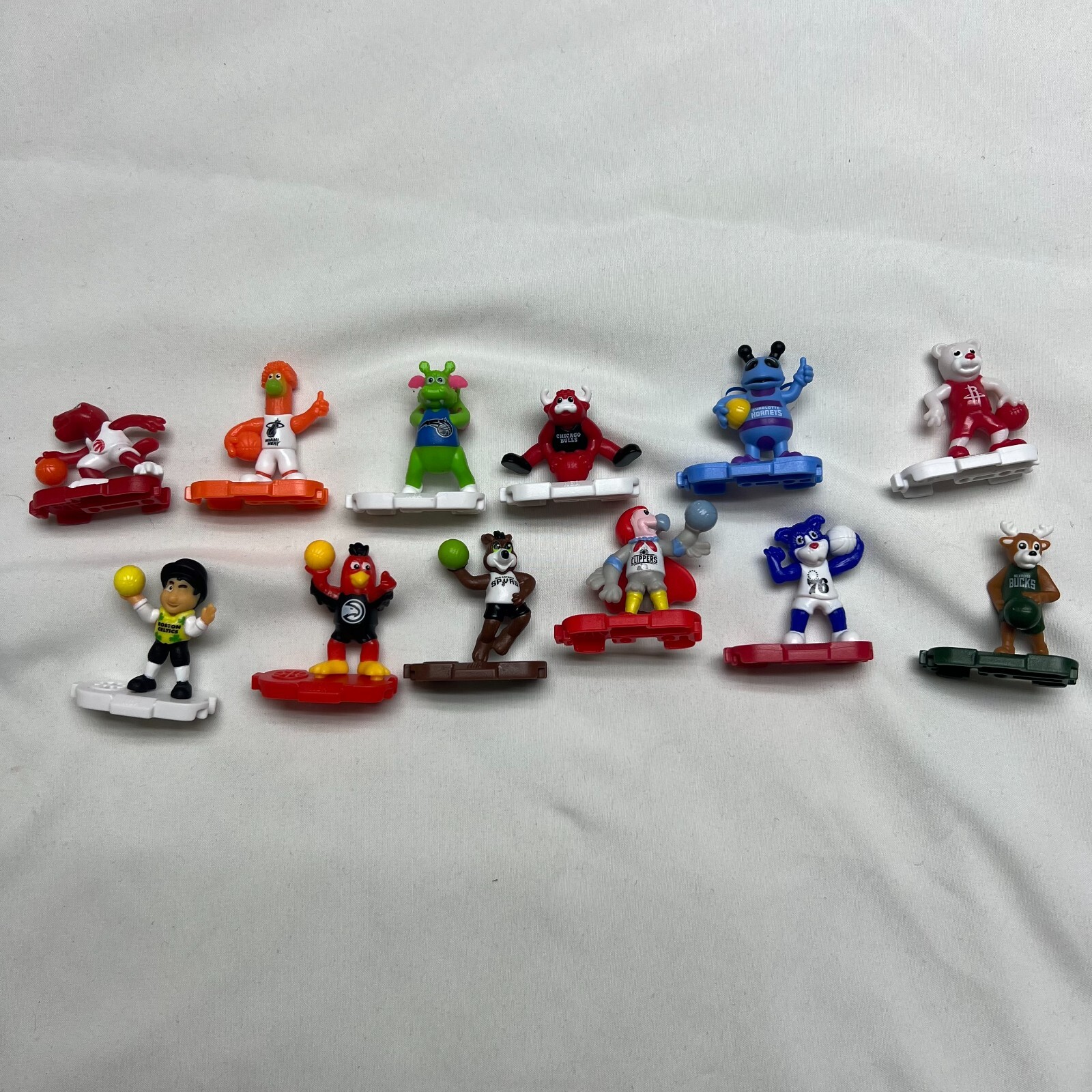 Fiba world cup 2023 logo. Маскот 2023. Маскот 2023. Летняя универсиада 2019 маскот. Маскот чм 2022.