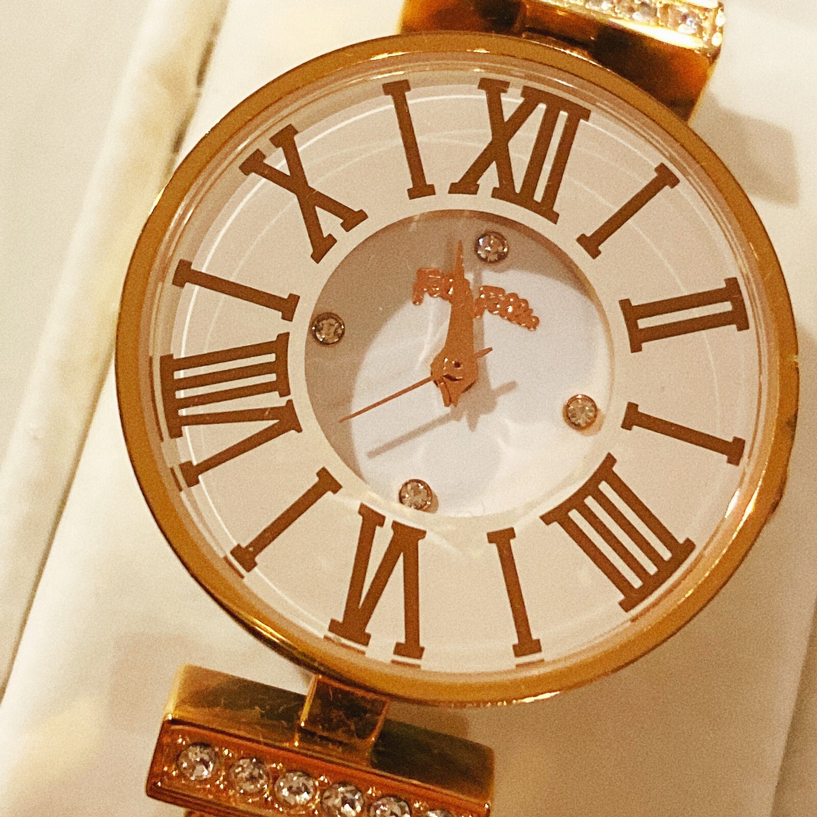 Folli Follie's Mini Dynasty Small Case Bracelet Watch - Rose Folli Follie's Mini Dynasty Small Case Bracelet Watch - Rose