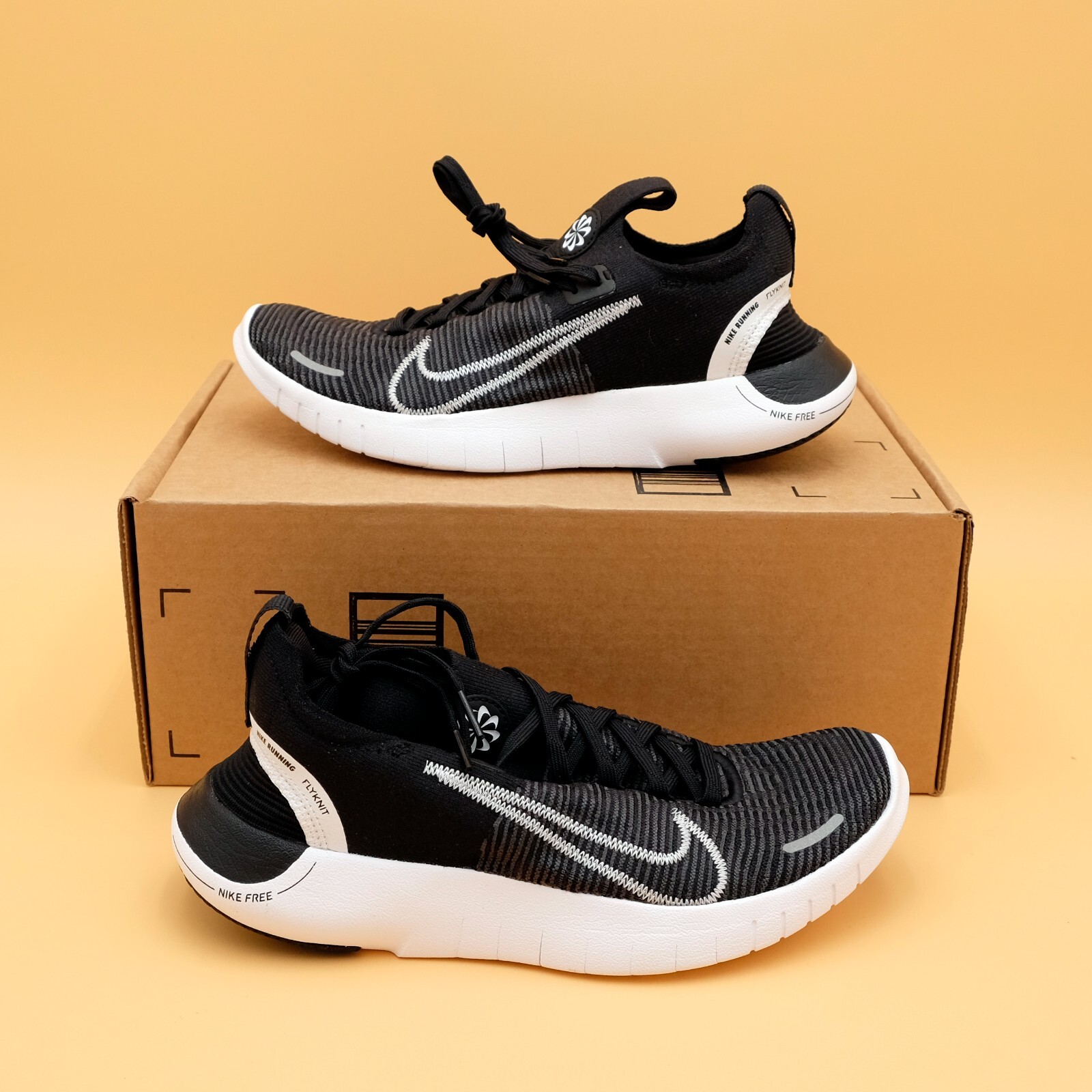 Size 8 ✓ Nike Women's Free RN Next Nature Black/White