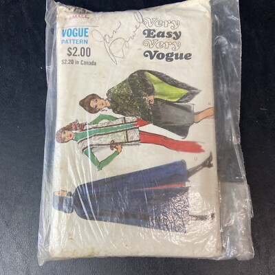 Vtg 1970s Vogue Sewing Pattern Womens CAPE w/ HOOD VEST & SHAWL 7885 SMALL UNCUT