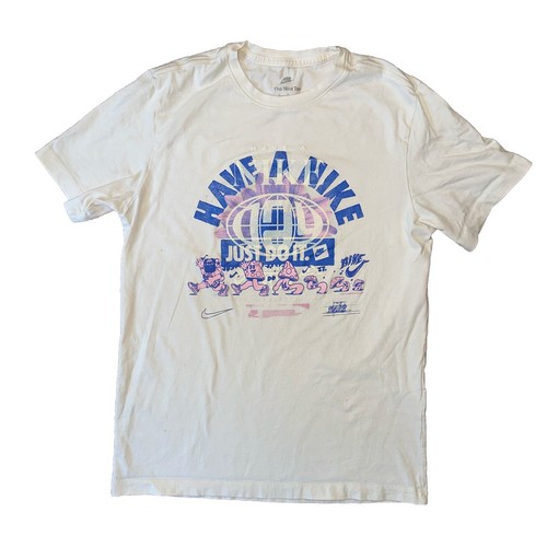 have a nike day shirt womens