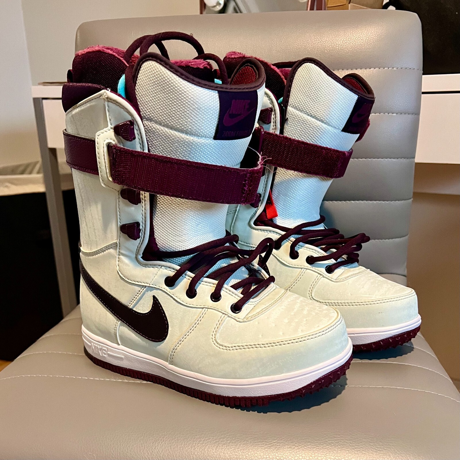 nike zoom force 1 snowboard boots white