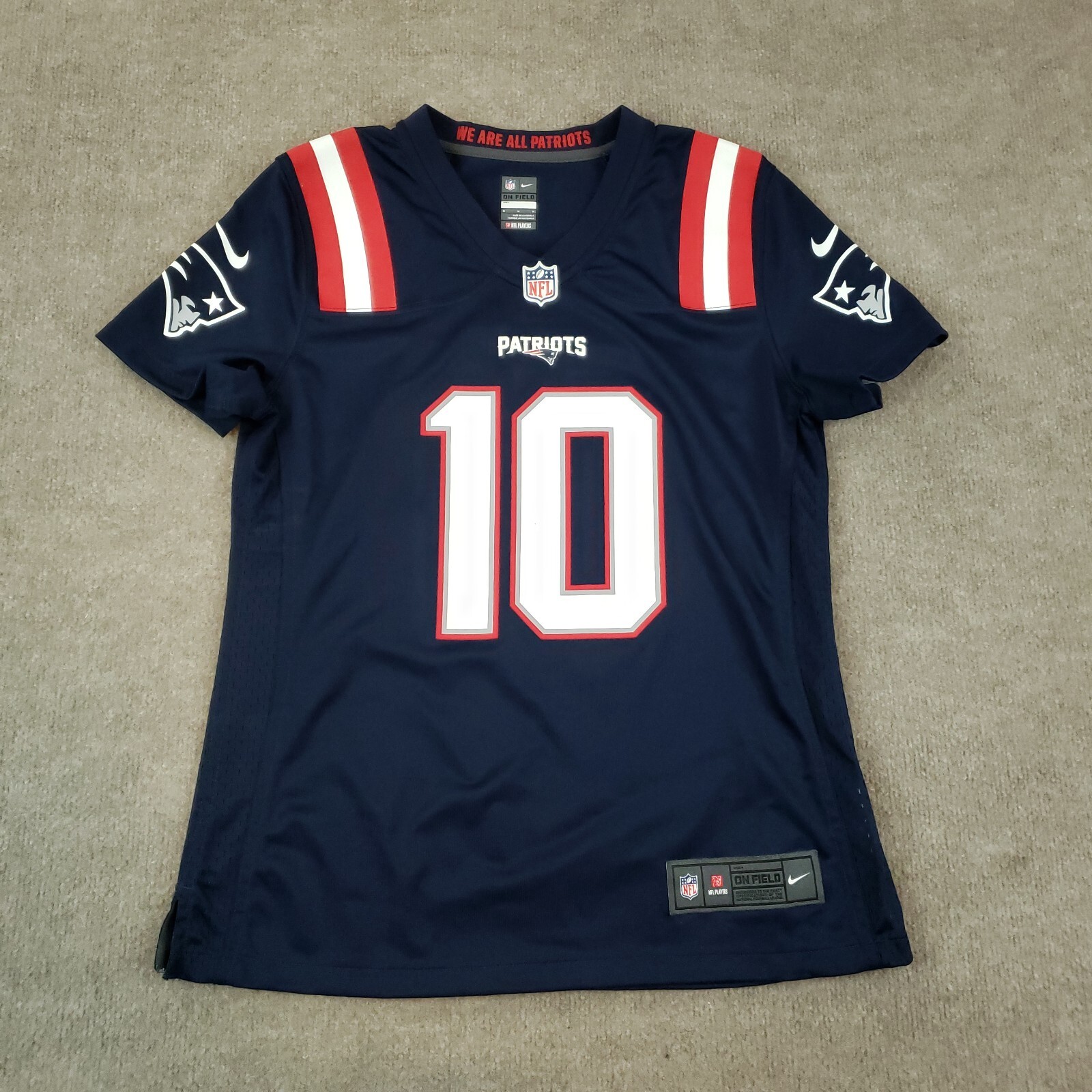 Mac Jones New England Patriots Jersey Womens Size Medium