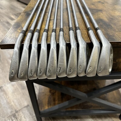Titleist  DCI 962 | 10 Piece Set - 2,3,4,5,6,7,8,9,P,SW | Right Hand