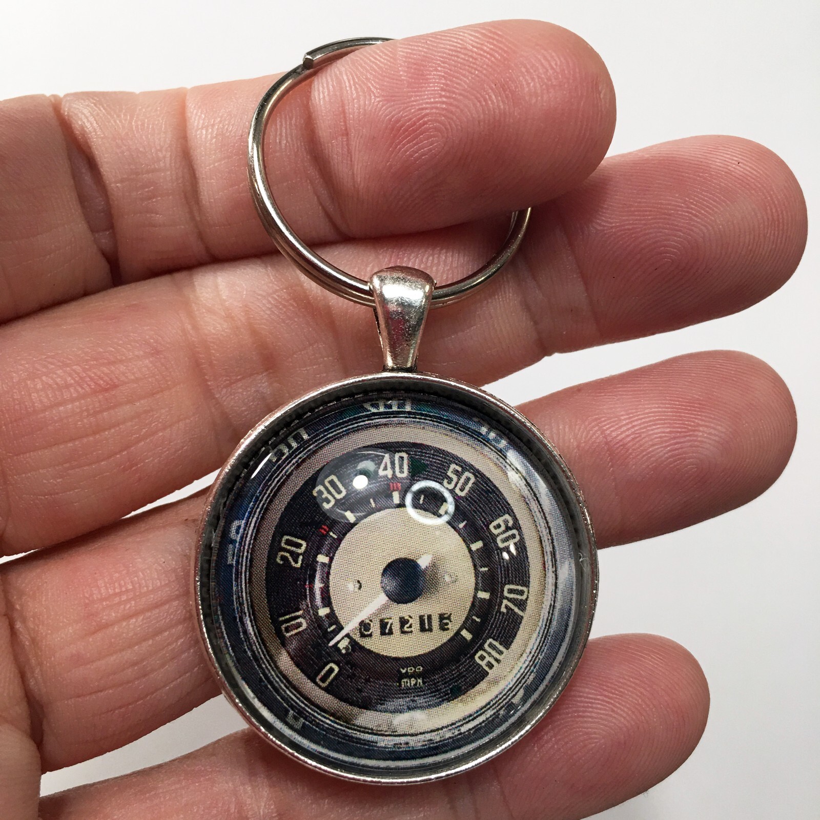 Vintage VW Volkswagen 80 MPH Speedometer Microbus Deluxe Wagon Keychain