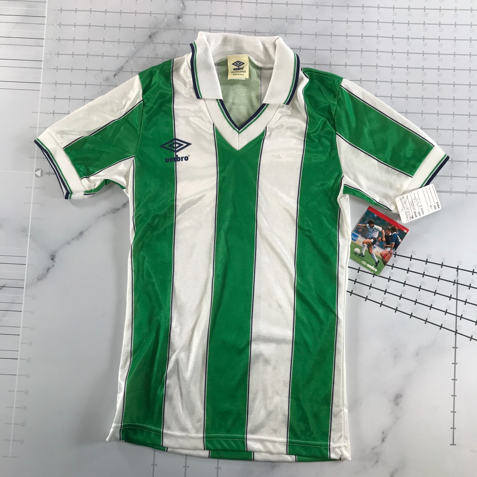 Vintage Umbro 緑色 サッカーシャツ Vintage Umbro Jersey Youth Large White Green Striped Soccer
