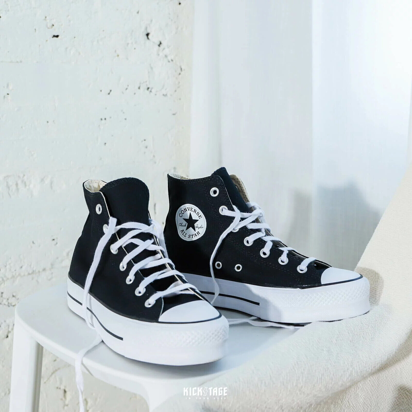 CONVERSE ALL STAR R LIFTED OVERTAPE HI White/Black Chuck