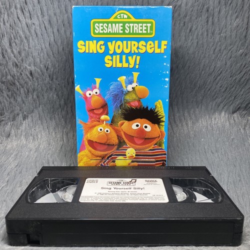 Sing Yourself Silly! CTW Sesame Street VHS Tape 1990 Sony