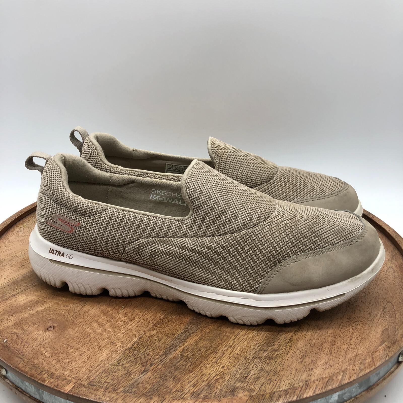 sketchers go walk evolution ultra