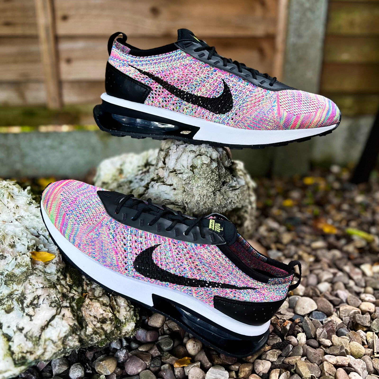 Nike Flyknit Racer マルチカラー ナイキ フライニット レーサー “BE TRUE” ホワイト/ブラック