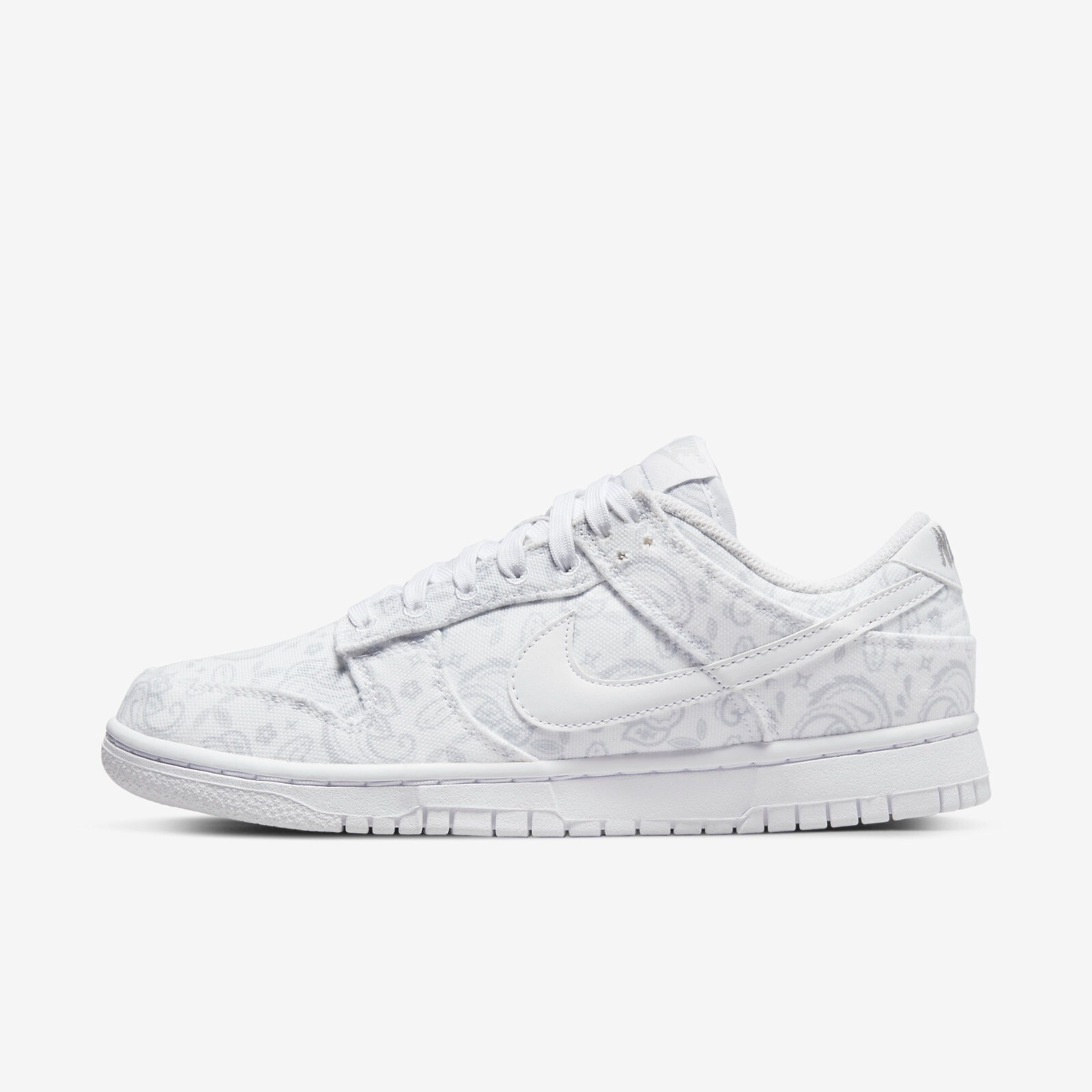 

Женские кроссовки Nike Dunk Low Essential White Paisley DJ9955-100, White/grey fog/white, Nike Women Dunk Low Essential White Paisley