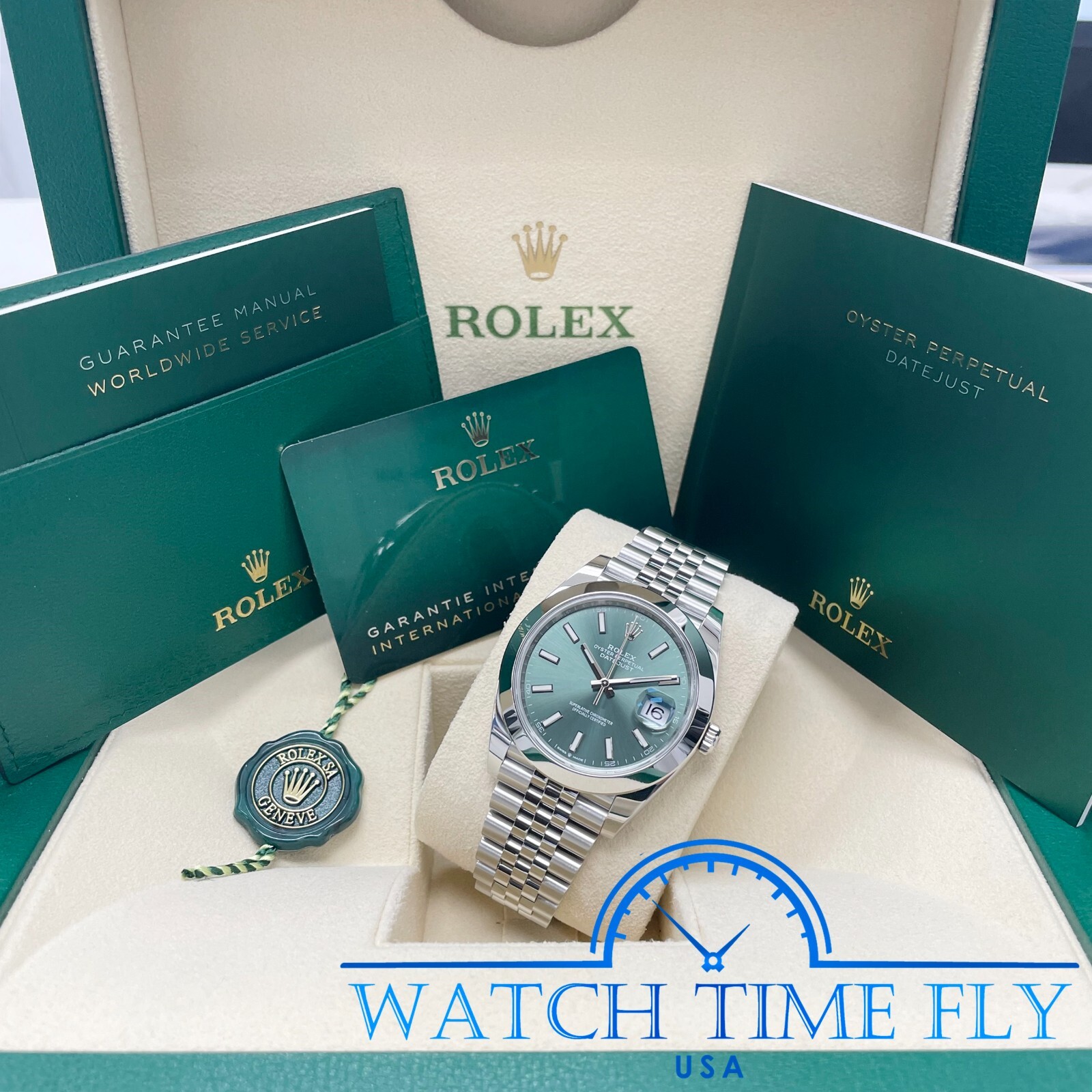 Pre-owned Rolex 2022 Datejust 41mm Smooth Bezel 126300 Mint Green Dial Jubilee Bracelet