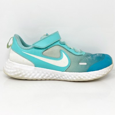 

Nike Boys Revolution 5 D2N CW1411-300 Зеленые кроссовки для бега Кроссовки Размер 3 Y, Зеленый, Revolution 5 D2N