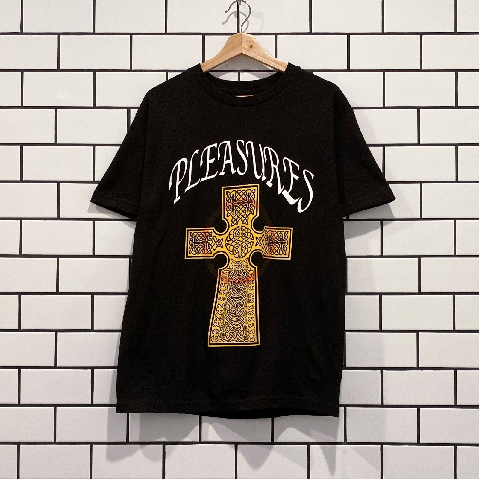 【PLEASURES】 VEGGIE T-SHIRT Black PLEASURES VEGAN T-SHIRT BLACK | eBay