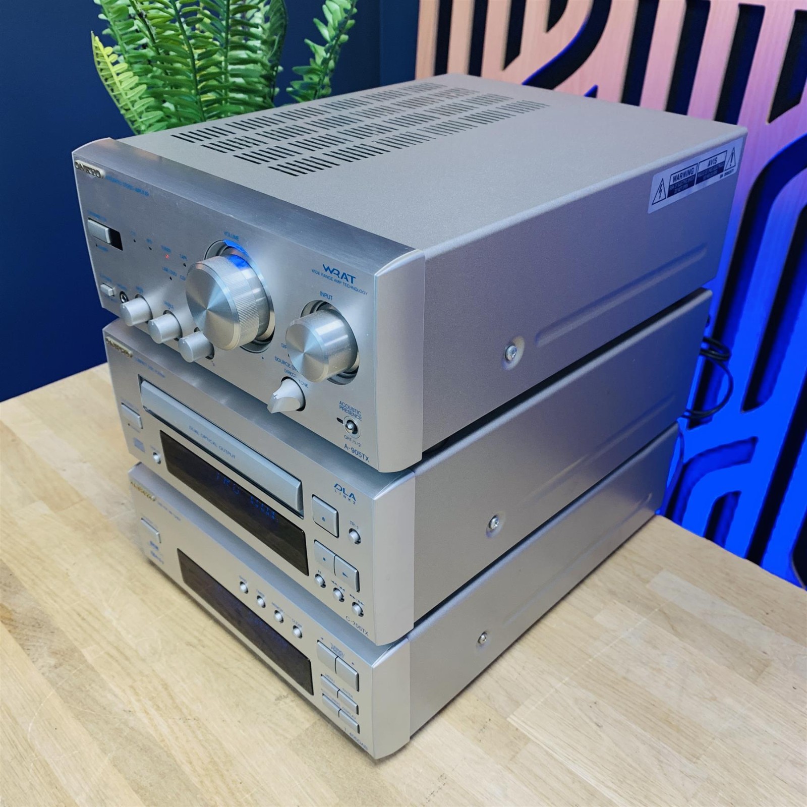 Onkyo A905x and T405x mini component system — Polk Audio