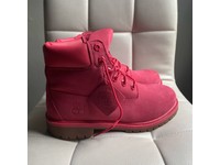 hot pink timberlands women's