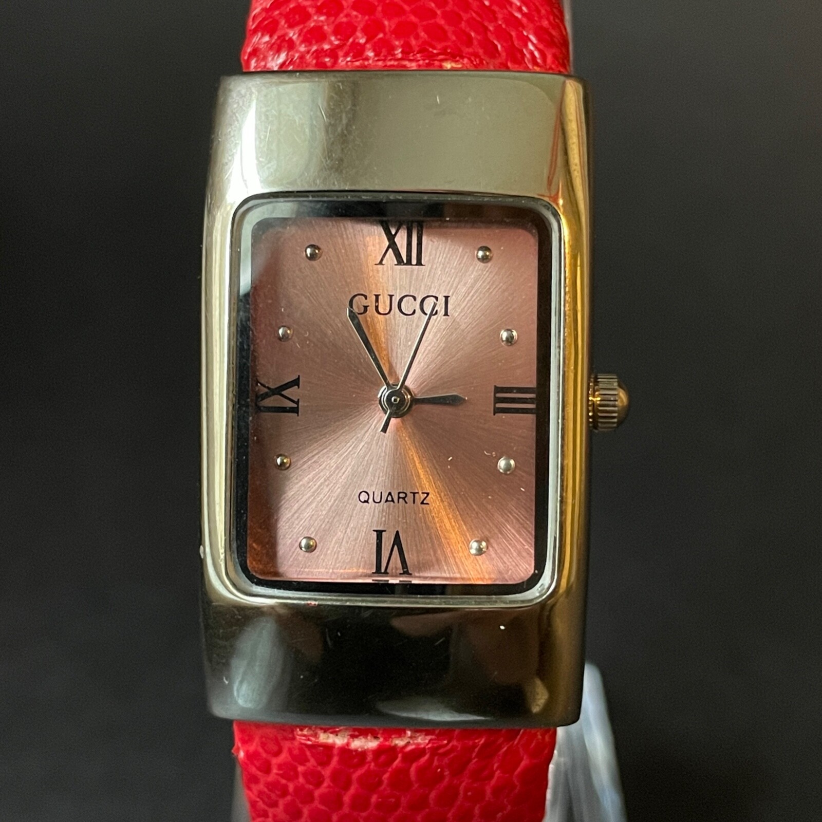 GUCCI 微細なキズ有り グッチ チェーンジベゼル クォーツ 腕時計 GUCCI グッチ チェンジベゼル レディース腕時計 チェーンベルト