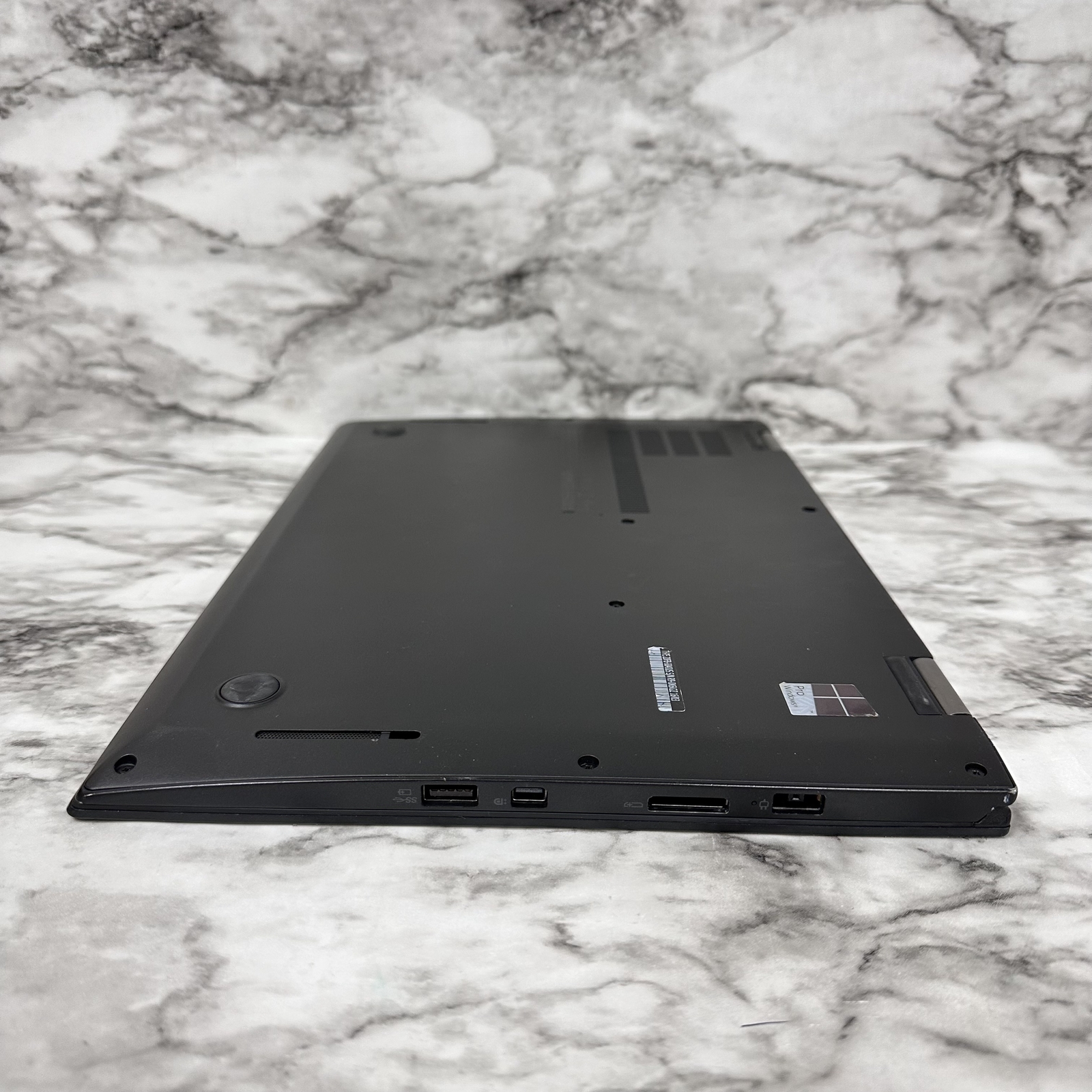 Lenovo ThinkPad X1 Carbon (4th Gen) i5-6300U 2.4GHz 8GB RAM 256GB SSD Win 11 Pro - Picture 9 of 12