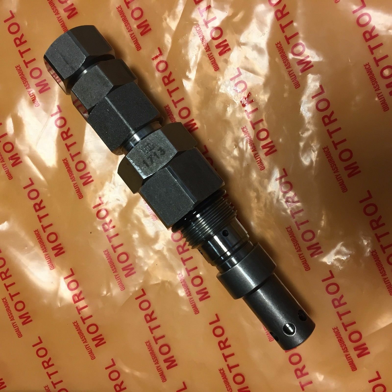 【tsukky】詰合せ 4654860 MAIN CONTROL RELIEF VALVE FITS HITACHI ZAX350-3