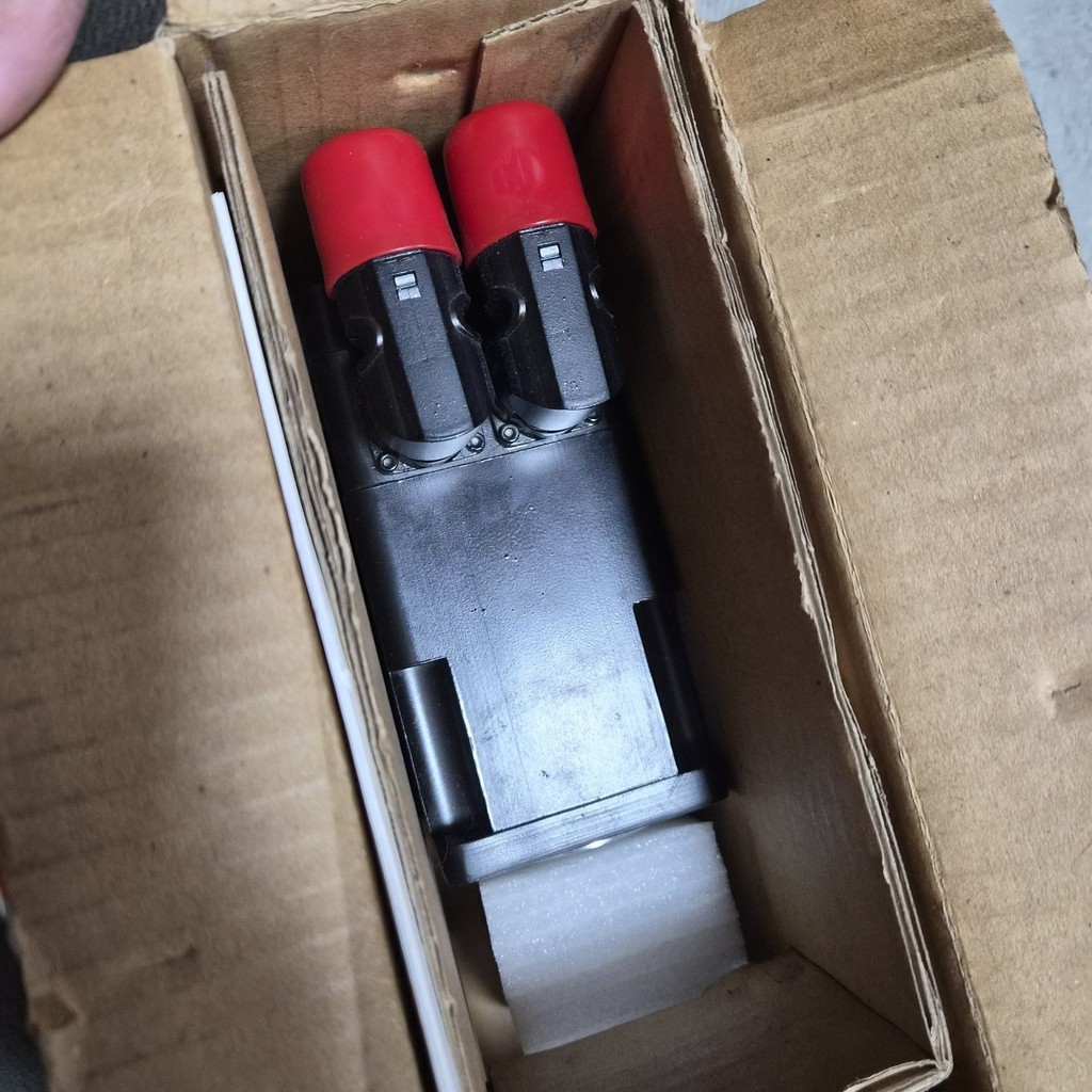 Allen Bradley Kinetix MPL-B220T-EJ42AA Ser. A Servo Motor — 2