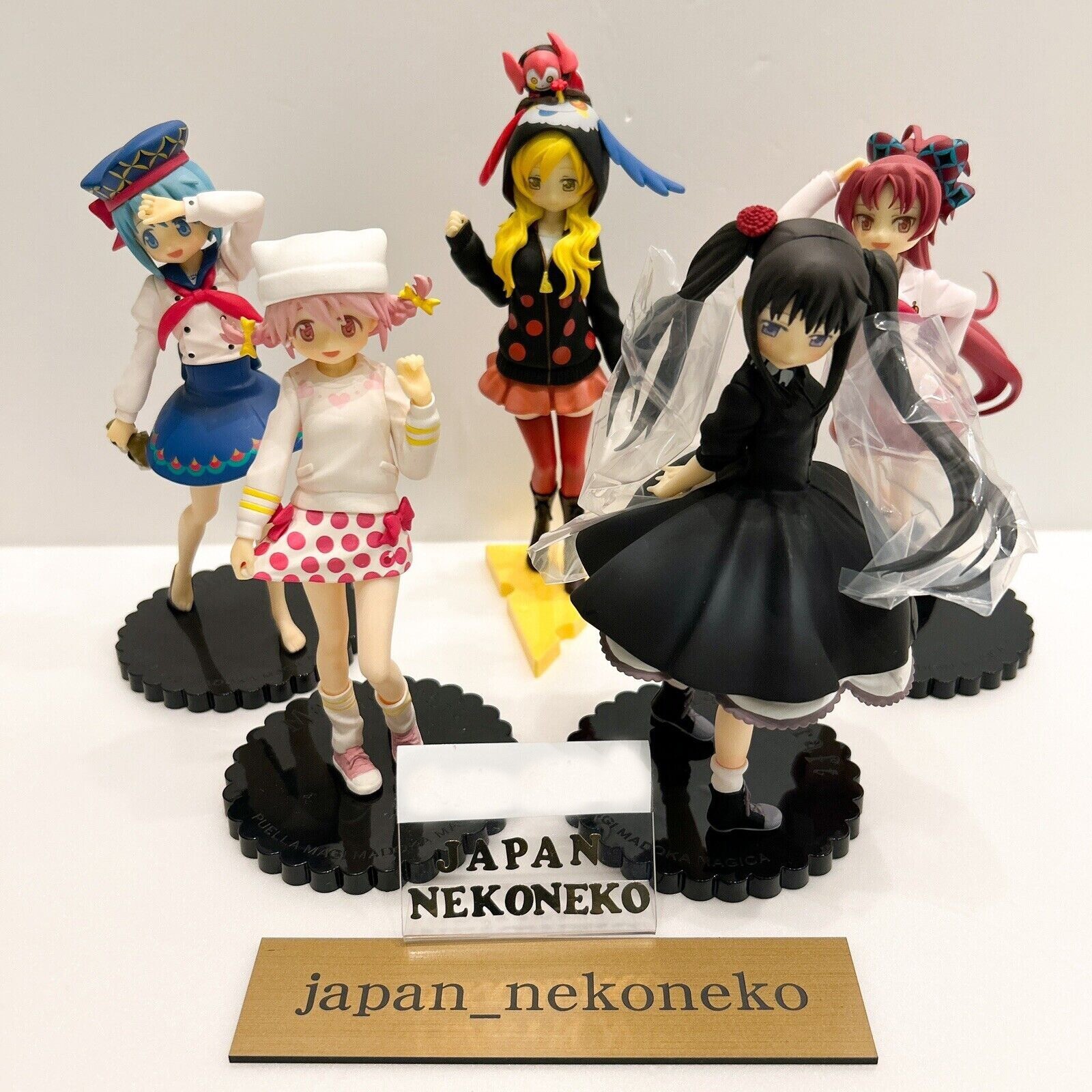 Madoka　ハンドメイド Goddess Madoka and Homura Standee – KacieKC