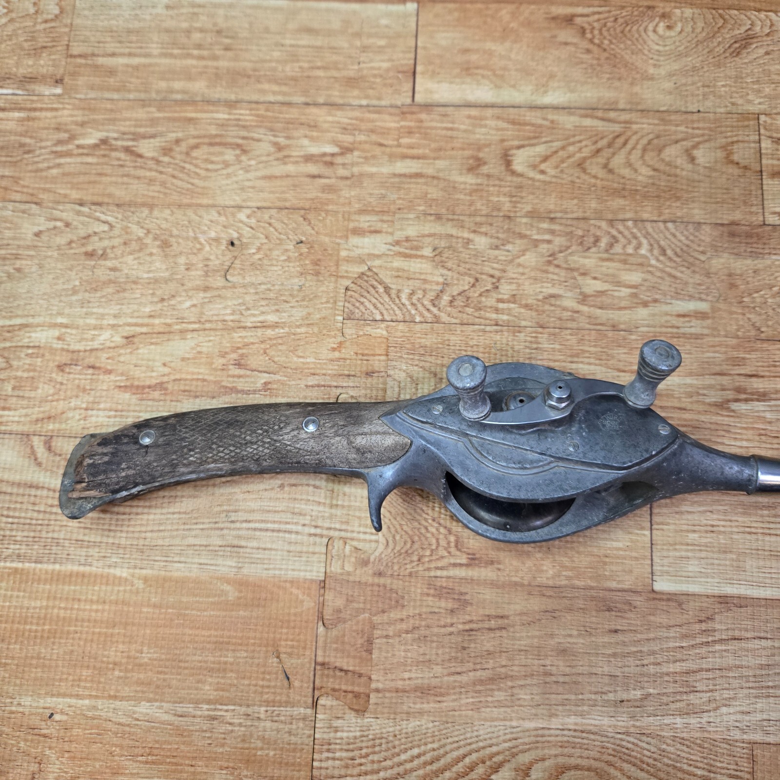 Hurd Super-Caster rod/reel - vintage reel - Rare broken tip