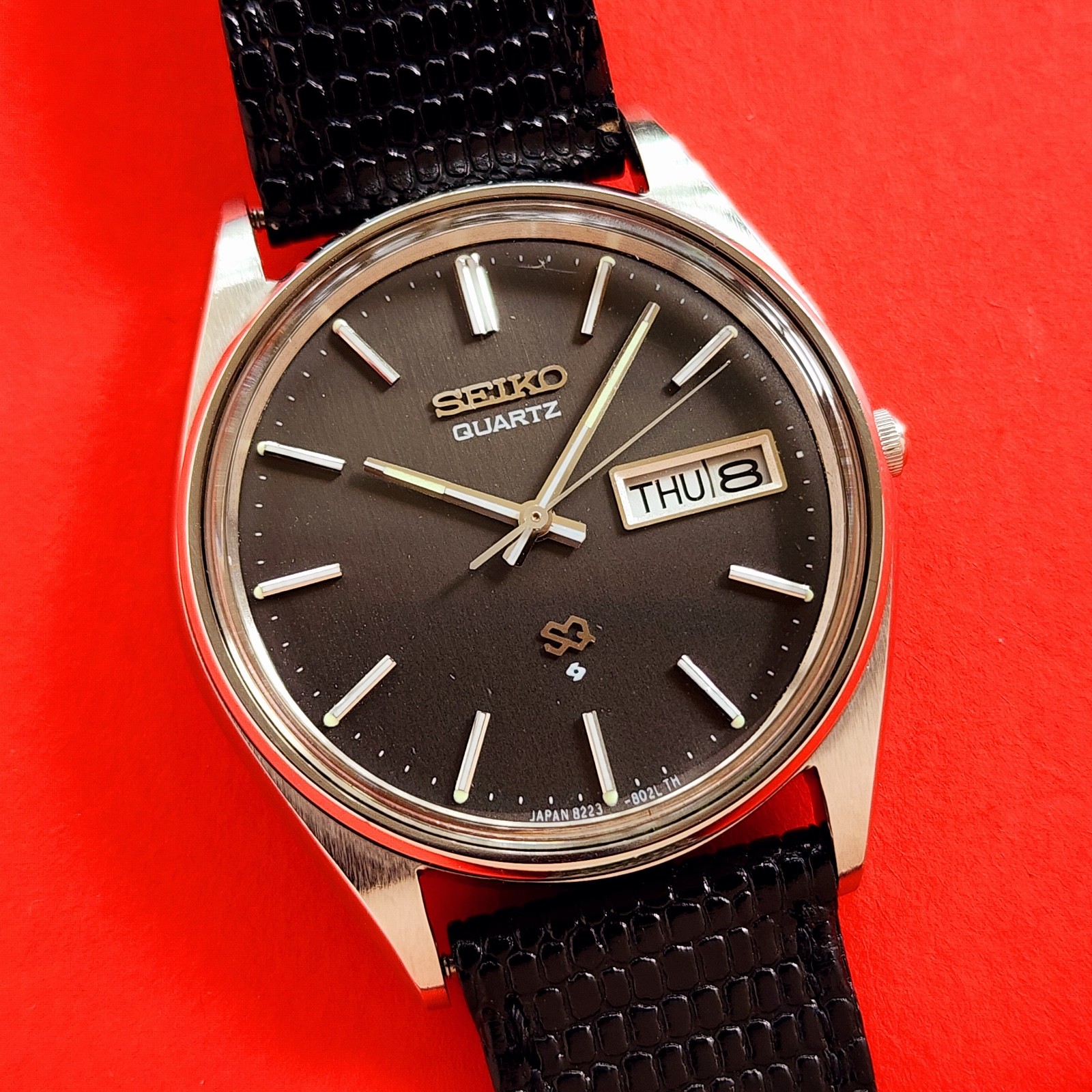 時計 SEIKO SQ 8223-510A SUWA FACTORY Seiko SQ Quartz 8223- 510A Arabic & English days. rare model