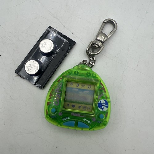 VTG 1997 KFC TIGER GIGA PETS BITTY KITTY VIRTUAL PET +