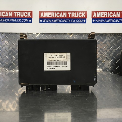 メル10551 A000 446 33 49 Mercedes-Benz Front End Radar 2 HighP-6 Ped