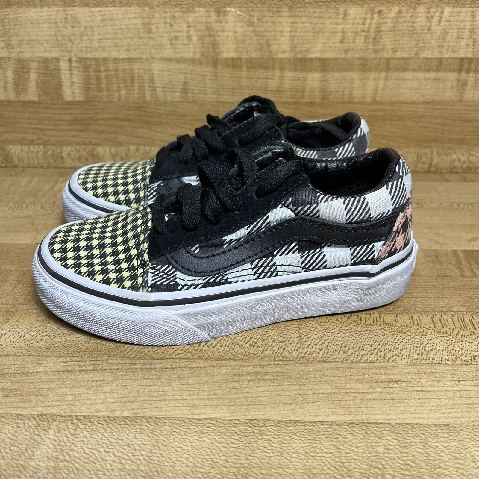 vans check laces