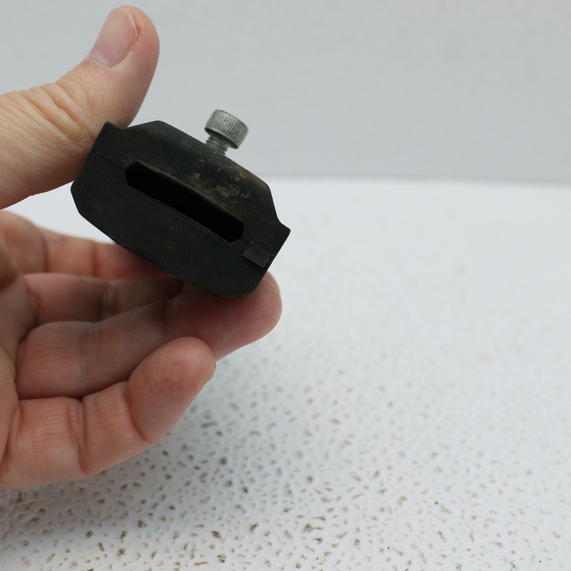 1992 KAWASAKI VULCAN 750 NINJA ZX900 STEP. RR. RUBBER 34028-1060