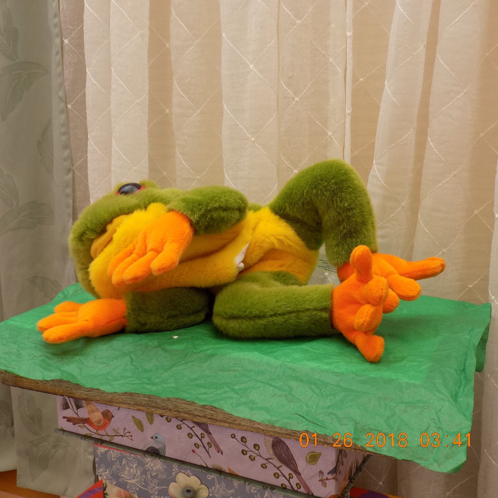 animal alley 2000 tree frog puppet