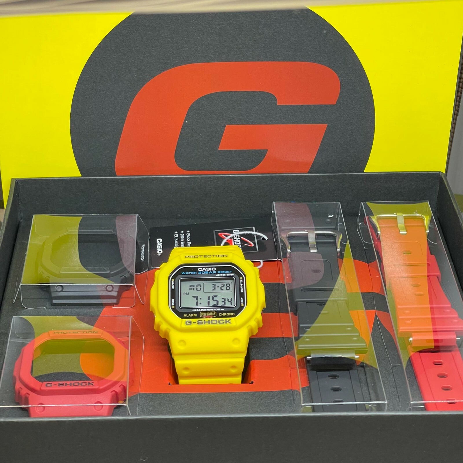Casio G-Shock DWE-5600R-9D Iconic Square Interchangeable Casio G-Shock DWE-5600R-9D Iconic Square Interchangeable