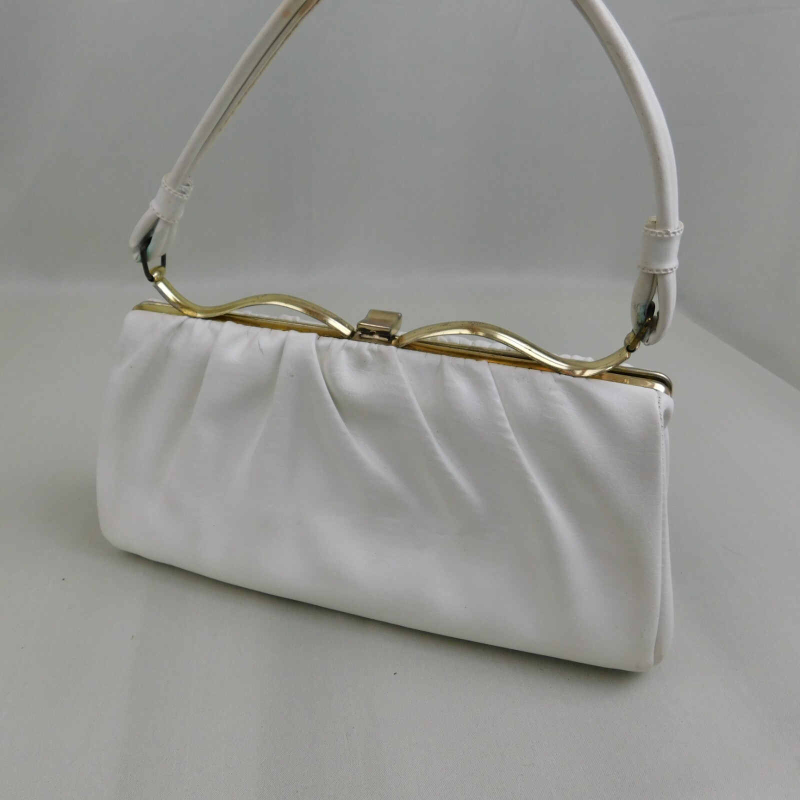 バッグ vintage hand bag Vintage Leather Hinged Frame Top Handle Bag - White, Gold